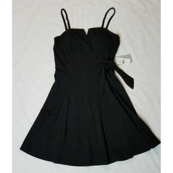 BAILEY BLUE Sz. M Black Sleeveless Short Faux Wrap Strap Dress NWT - Picture 2 of 4